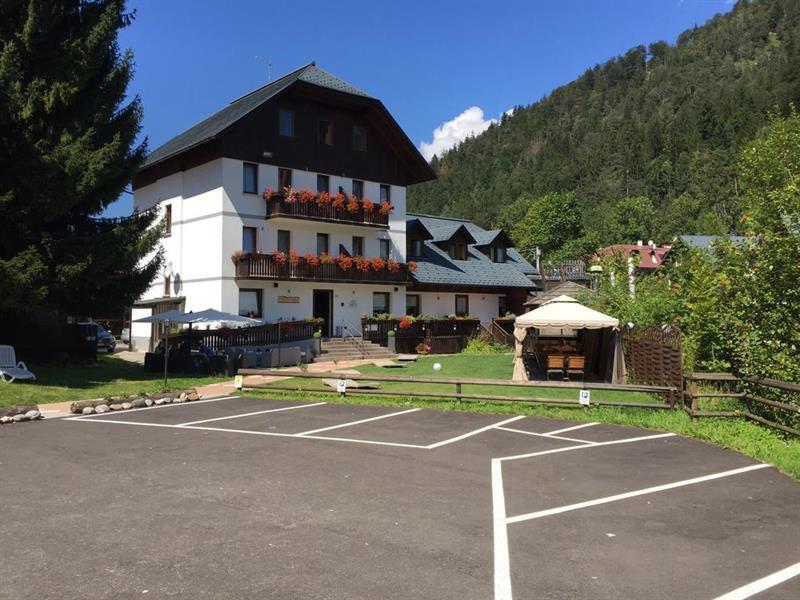 Hotel Tarvisio Four Seasons Eksteriør bilde
